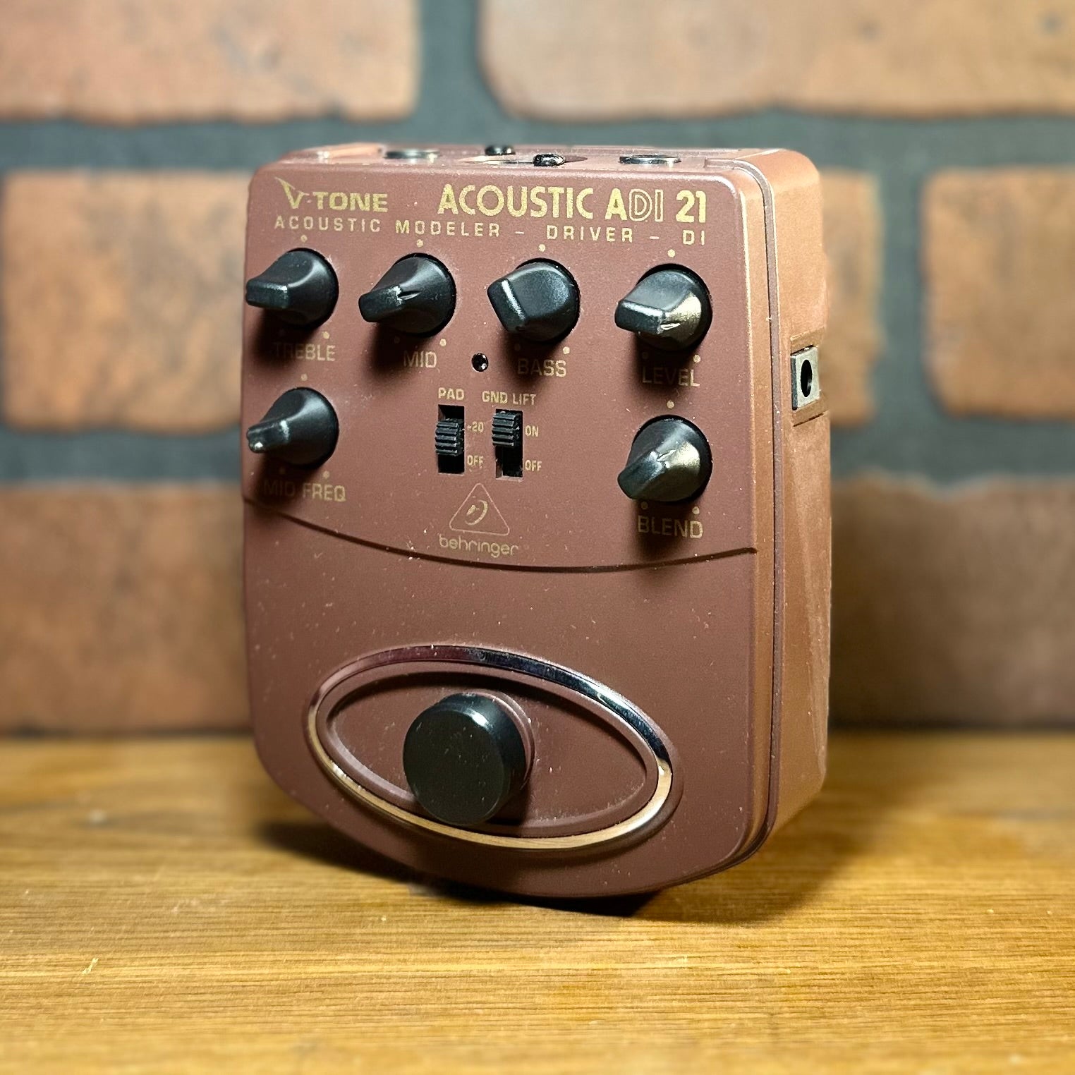 Behringer ADI 21 V-Tone Acoustic Driver