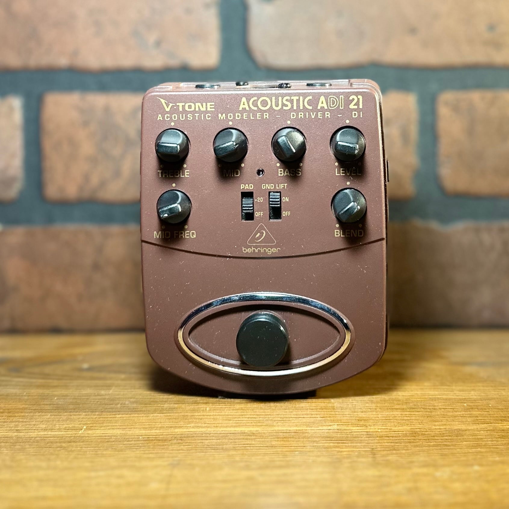 Behringer ADI 21 V-Tone Acoustic Driver